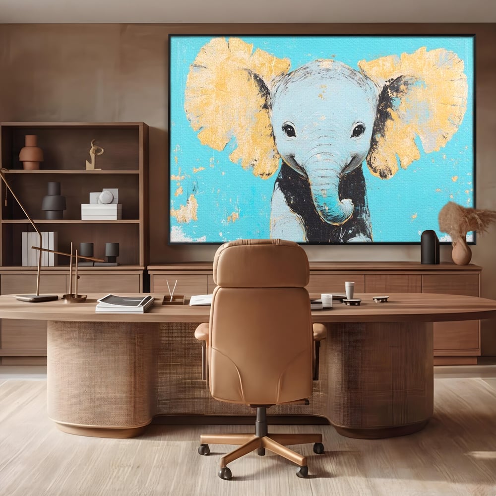 Tablou canvas cu tablou canvas cu un pui de elefant, in rama de aluminiu negru, pe perete intr-un birou